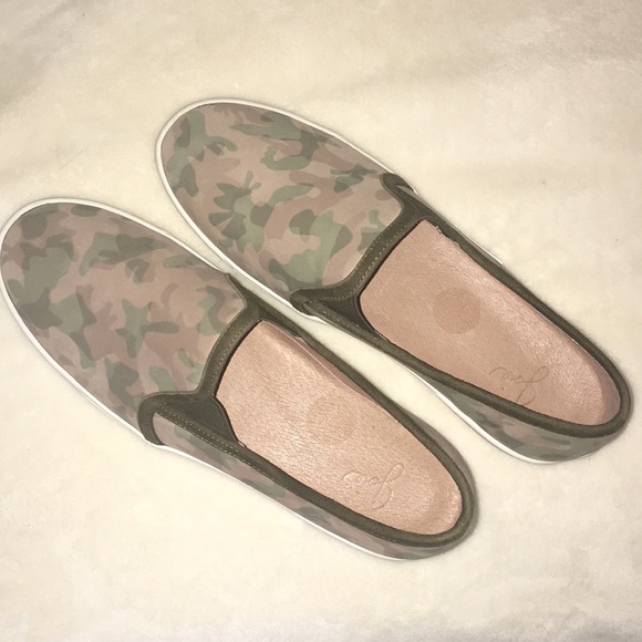 Joie Shoes - Joie camouflage Slip On Sneaker Sz: 39.5 - New